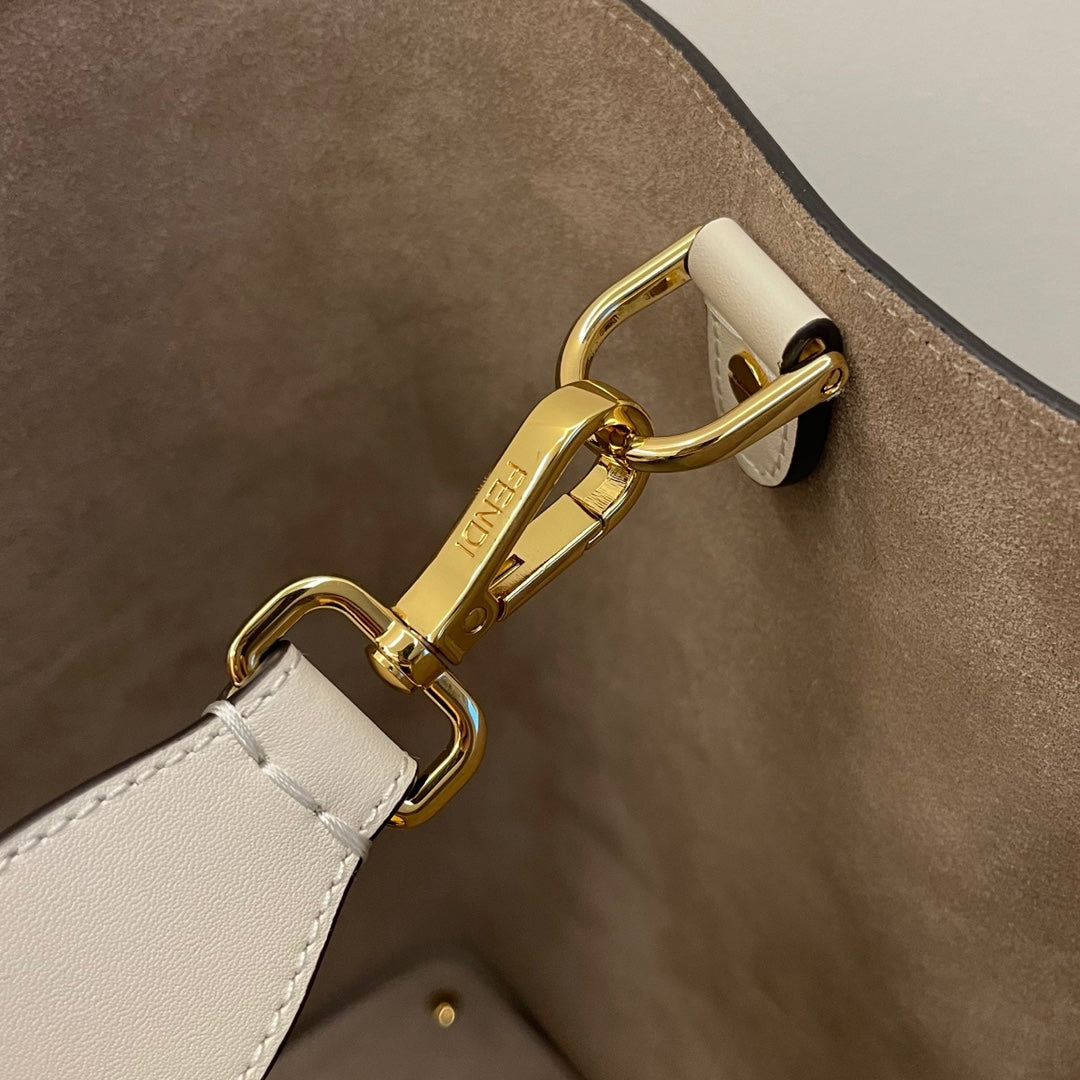 Women's Elegant White Leather Handbag with Gold-Tone Metal Clasp - Stylish Crossbody Shoulder Bag
