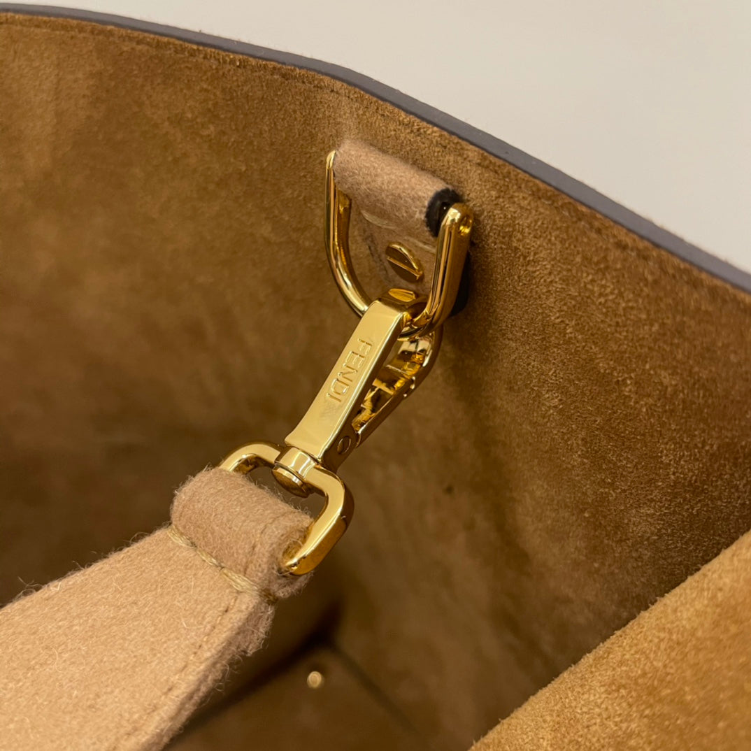 Elegant Tan Faux Leather Crossbody Handbag with Gold-Tone Clasp and Adjustable Shoulder Strap