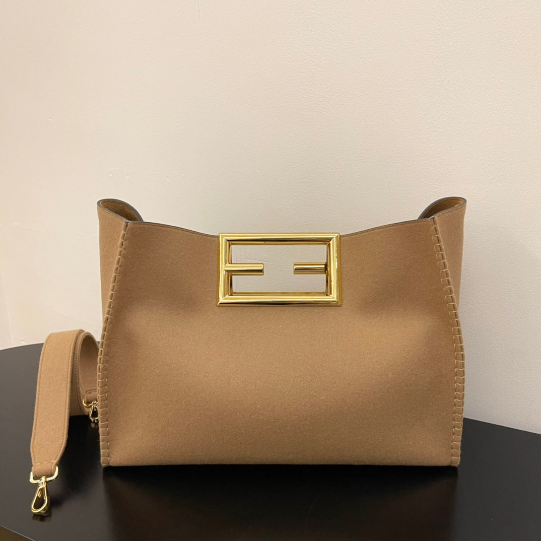 Elegant Tan Faux Leather Crossbody Handbag with Gold-Tone Clasp and Adjustable Shoulder Strap