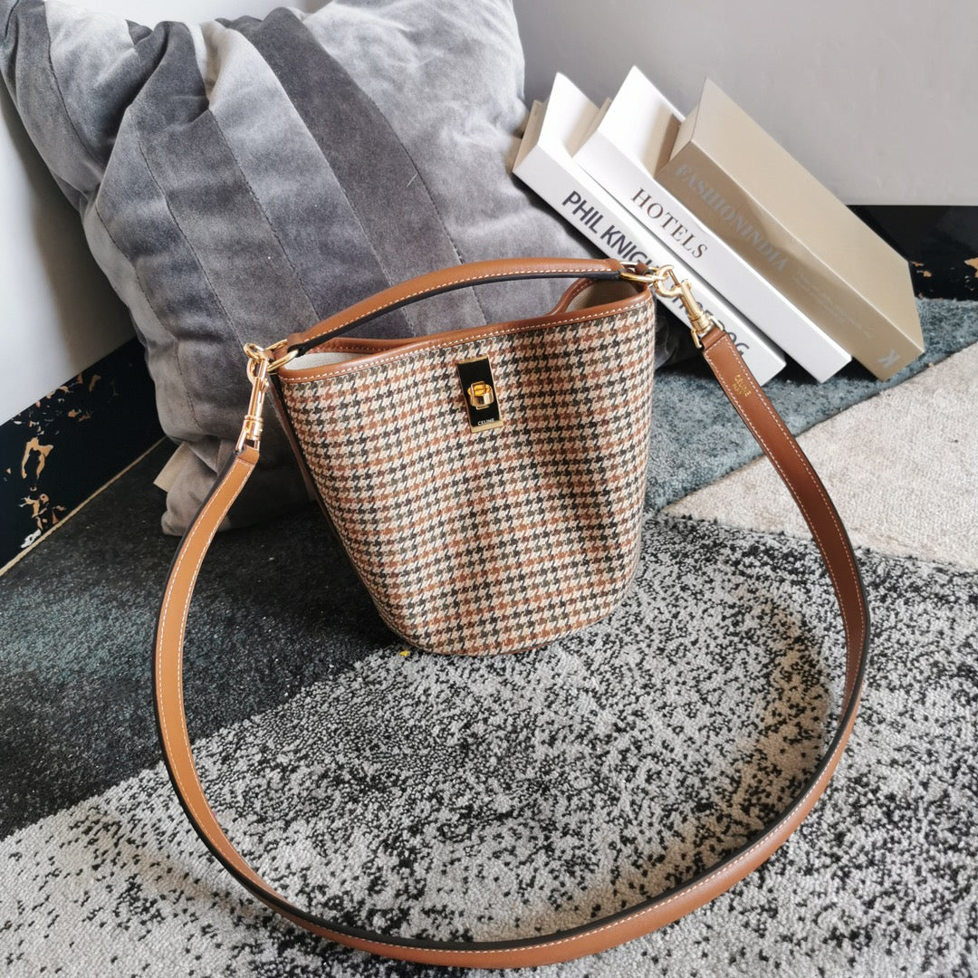 Vintage Plaid Checkered Bucket Bag - Brown Leather Shoulder & Crossbody Handbag for Women