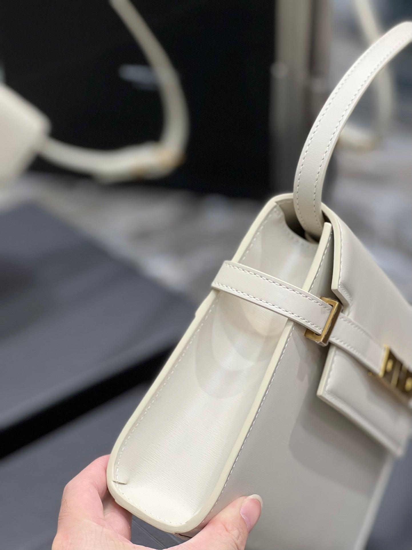 Saint Laurent Manhattan Small Leather Shoulder Bag - Cream with Gold Hardware