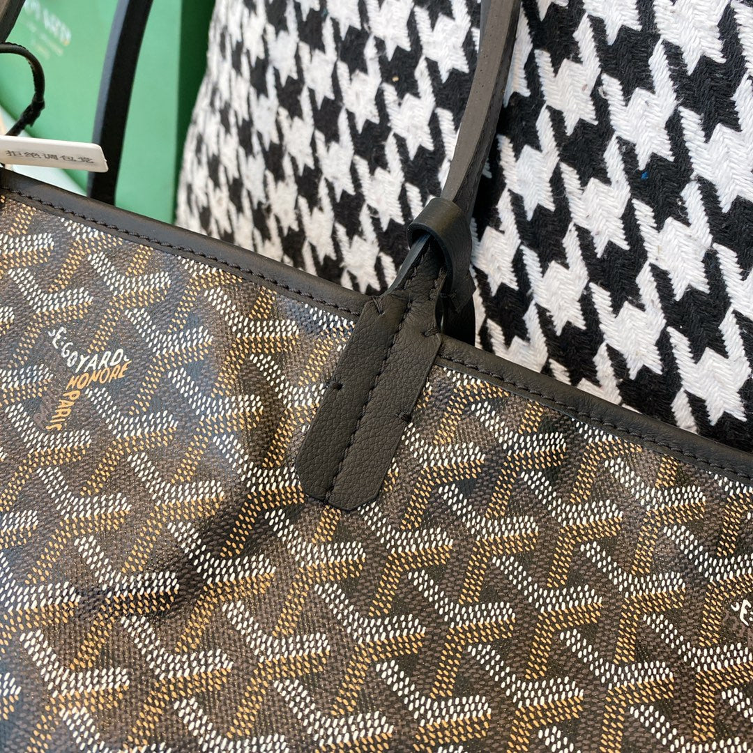 Gogy Luxury Chevron Pattern Leather Card Holder Wallet with Snap Closure