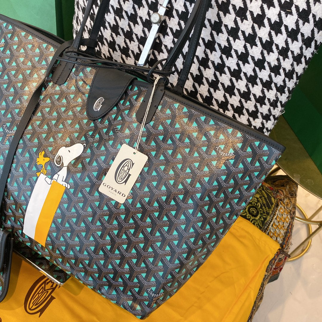 Gogy Blue Chevron Print Canvas Tote Bag and Matching Wristlet Pouch