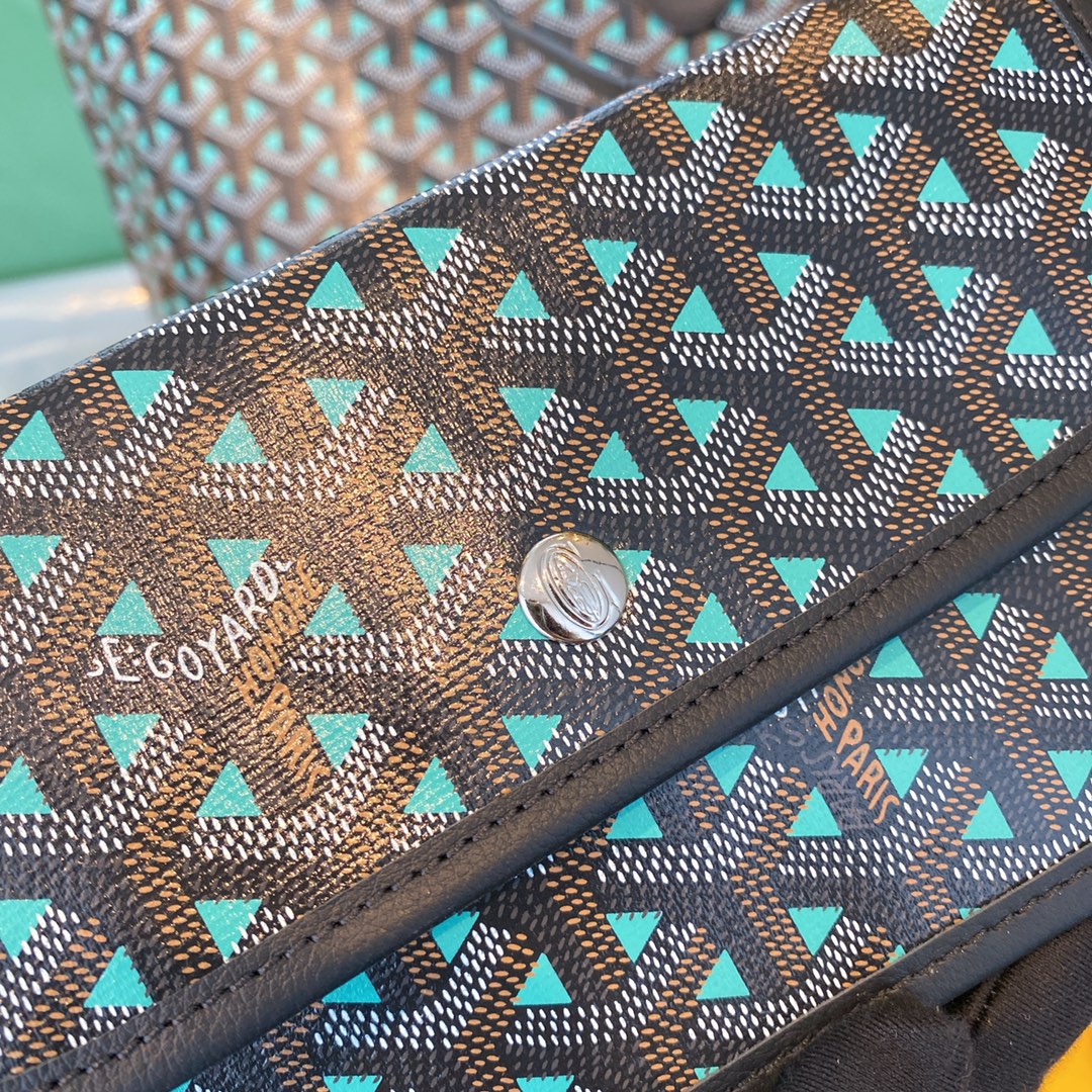 Gogy Blue Chevron Print Canvas Tote Bag and Matching Wristlet Pouch