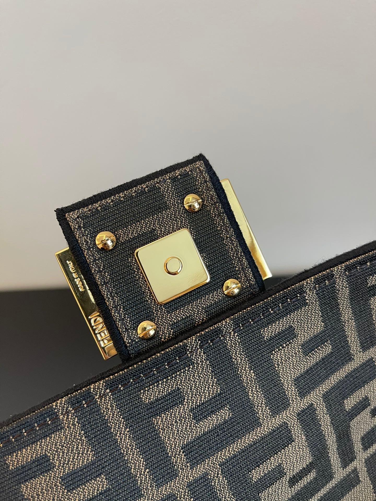 Fendi Baguette FF Monogram Canvas Shoulder Bag - Brown/Black