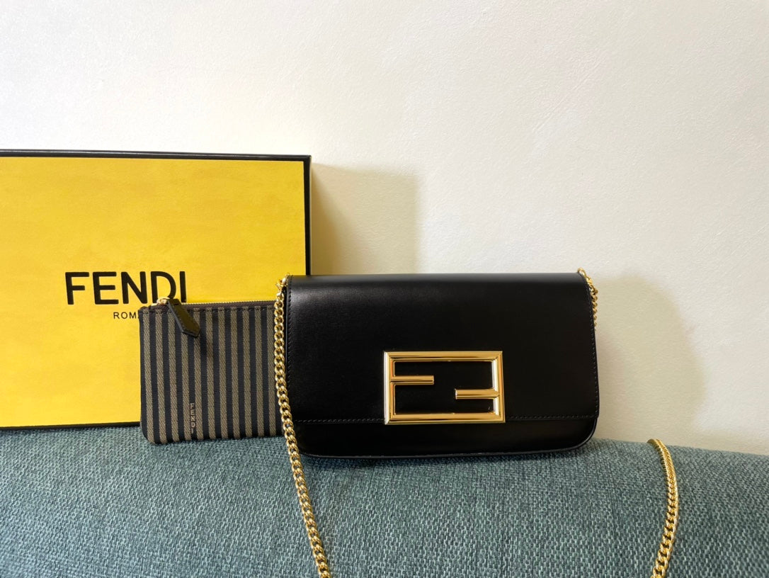 Fendi Baguette Wallet On Chain Black Leather Gold-Tone Hardware