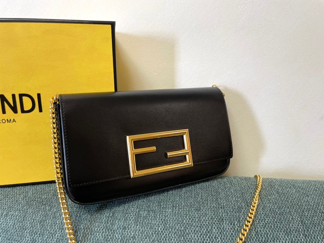 Fendi Baguette Wallet On Chain Black Leather Gold-Tone Hardware