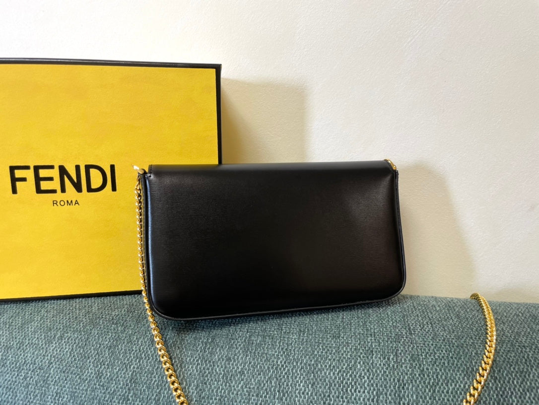 Fendi Baguette Wallet On Chain Black Leather Gold-Tone Hardware