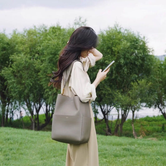 Women's Large Minimalist Shoulder Tote Bag - Grey Taupe Fashion Handbag