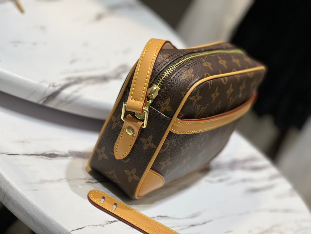 Louis Vuitton Monogram Trocadero 27 Crossbody Bag