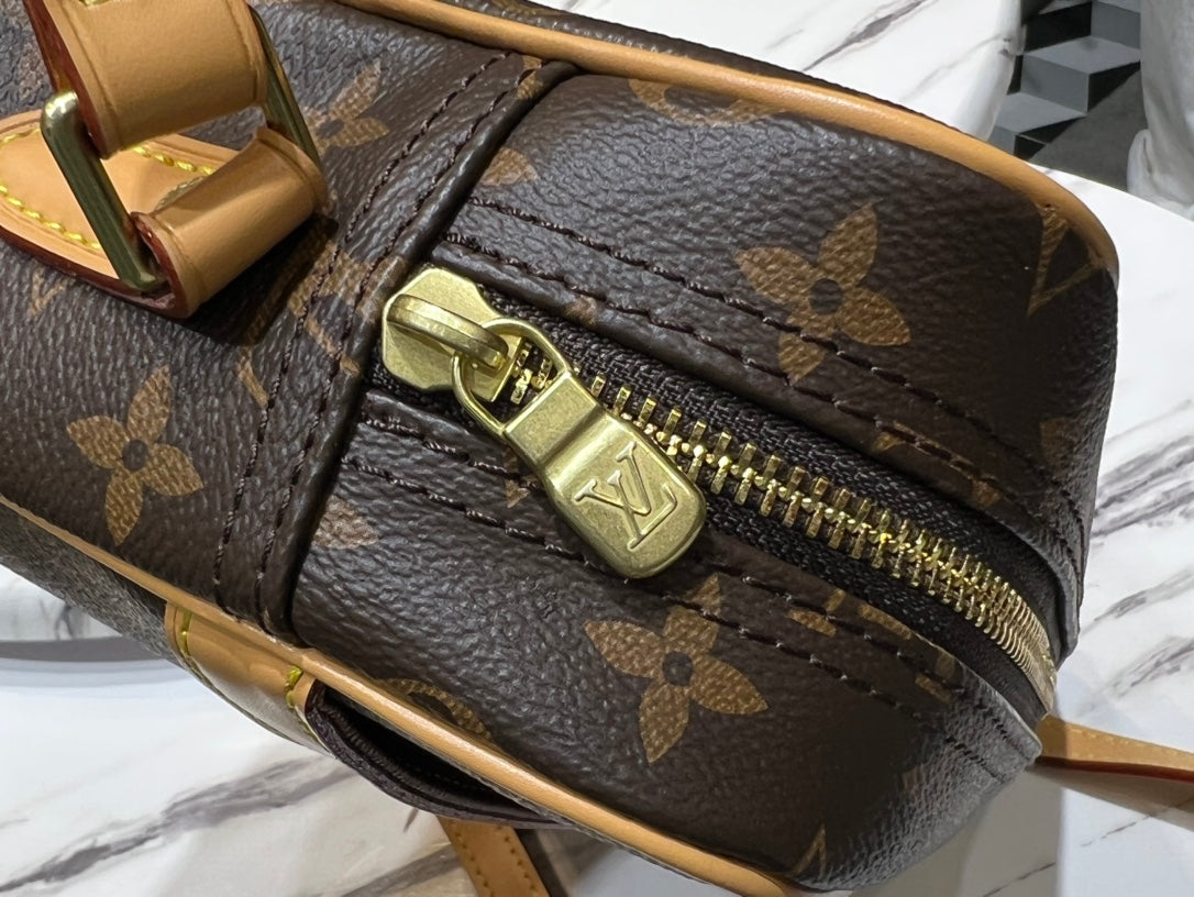 Louis Vuitton Monogram Trocadero 27 Crossbody Bag