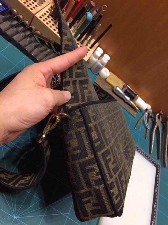 Fendi Zucca Print Baguette Shoulder Bag - Brown Monogram Canvas