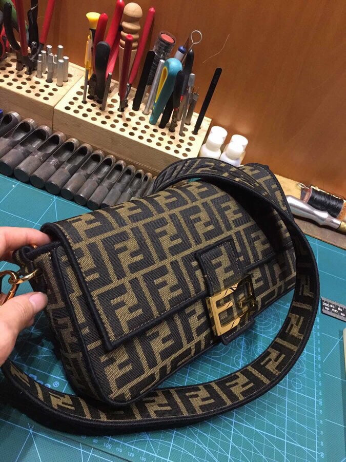 Fendi Baguette FF Monogram Shoulder Bag in Brown Fabric
