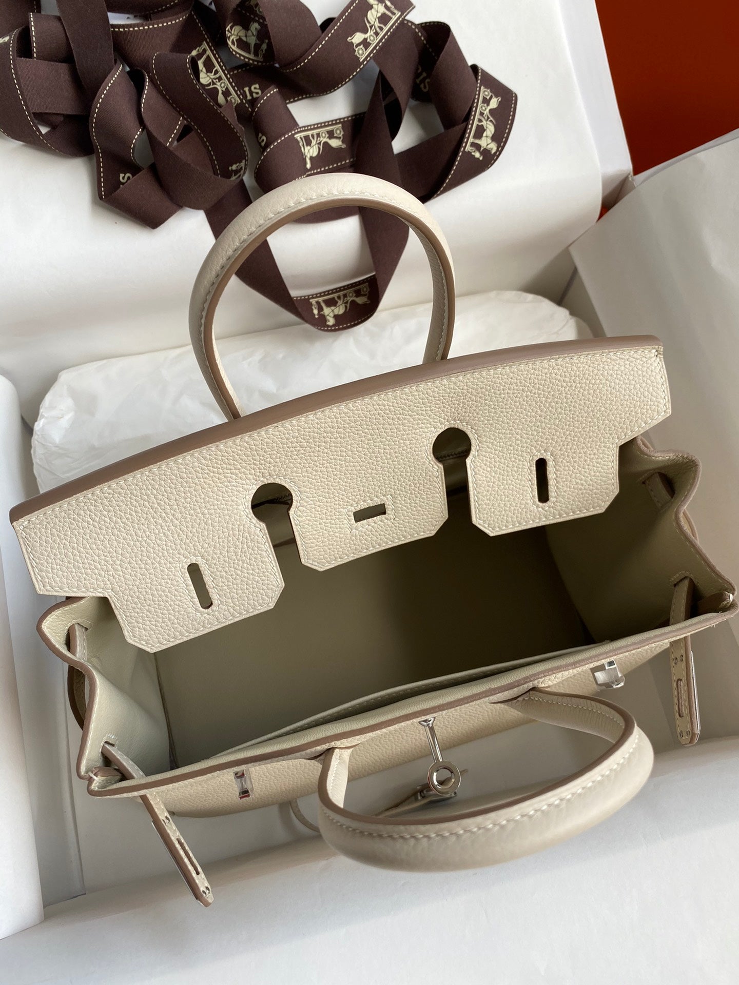 Hermès Birkin 25 Handbag in Cream Leather with Palladium Hardware