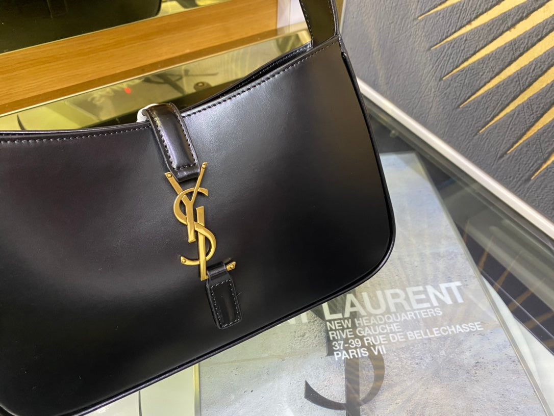 Saint Laurent Le 5 à 7 Small Hobo Bag in Smooth Black Leather