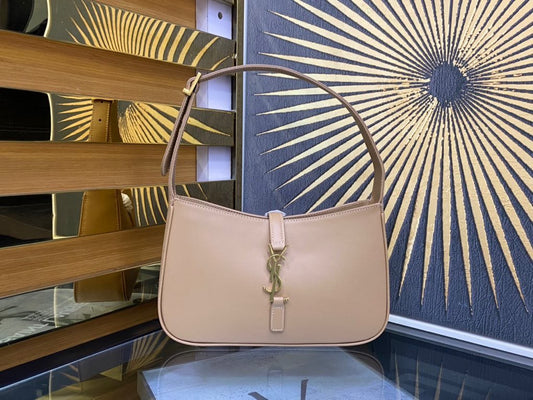 Saint Laurent LE 5 À 7 Hobo Bag in Beige Smooth Leather