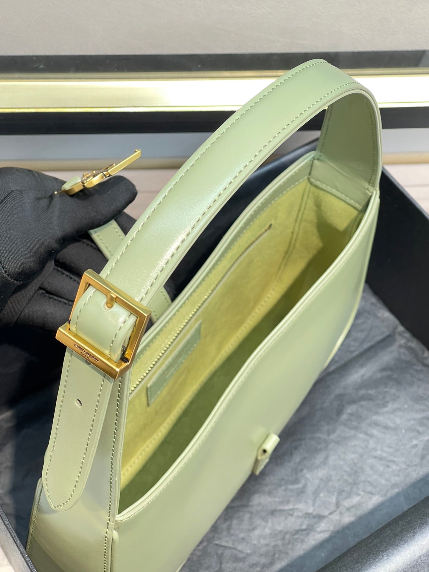 Saint Laurent Le 5 à 7 Leather Hobo Bag - Light Green
