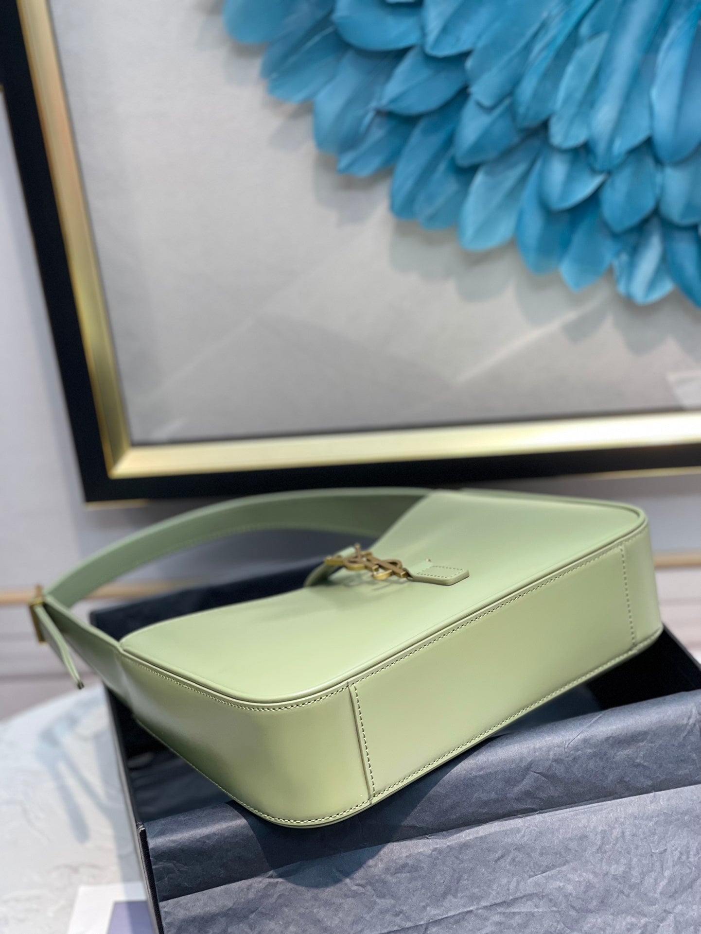 Saint Laurent Le 5 à 7 Leather Hobo Bag - Light Green