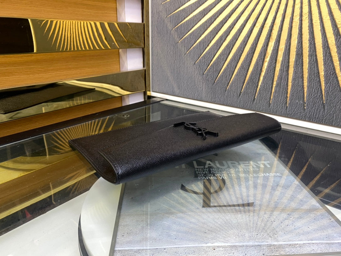 Saint Laurent Uptown Pouch in Grain de Poudre Embossed Leather - Black