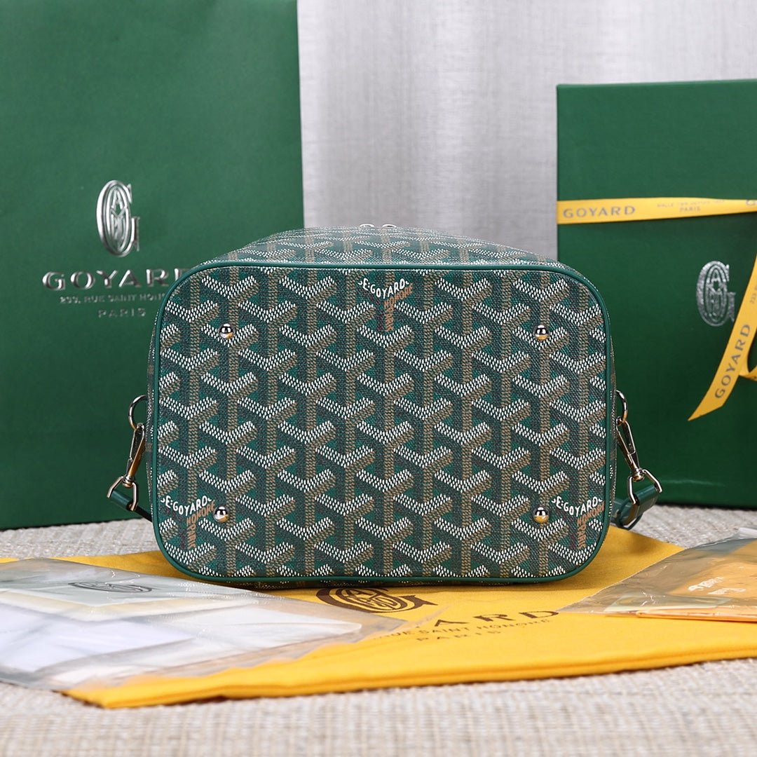 Gogy Vintage Green Chevron Monogram Vanity Case Shoulder Bag