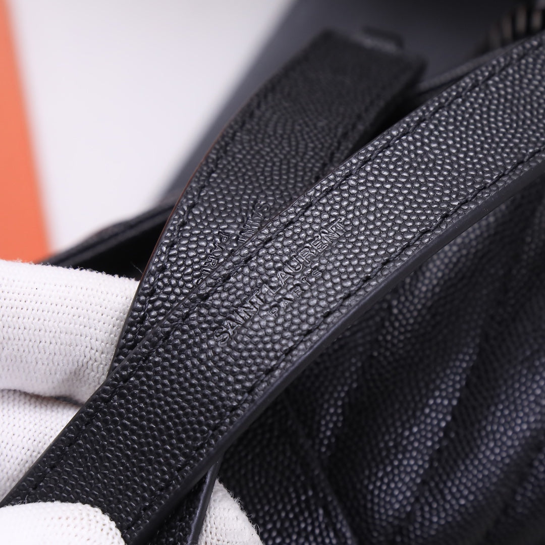 Saint Laurent Medium Envelope Bag in Quilted Leather - All Black