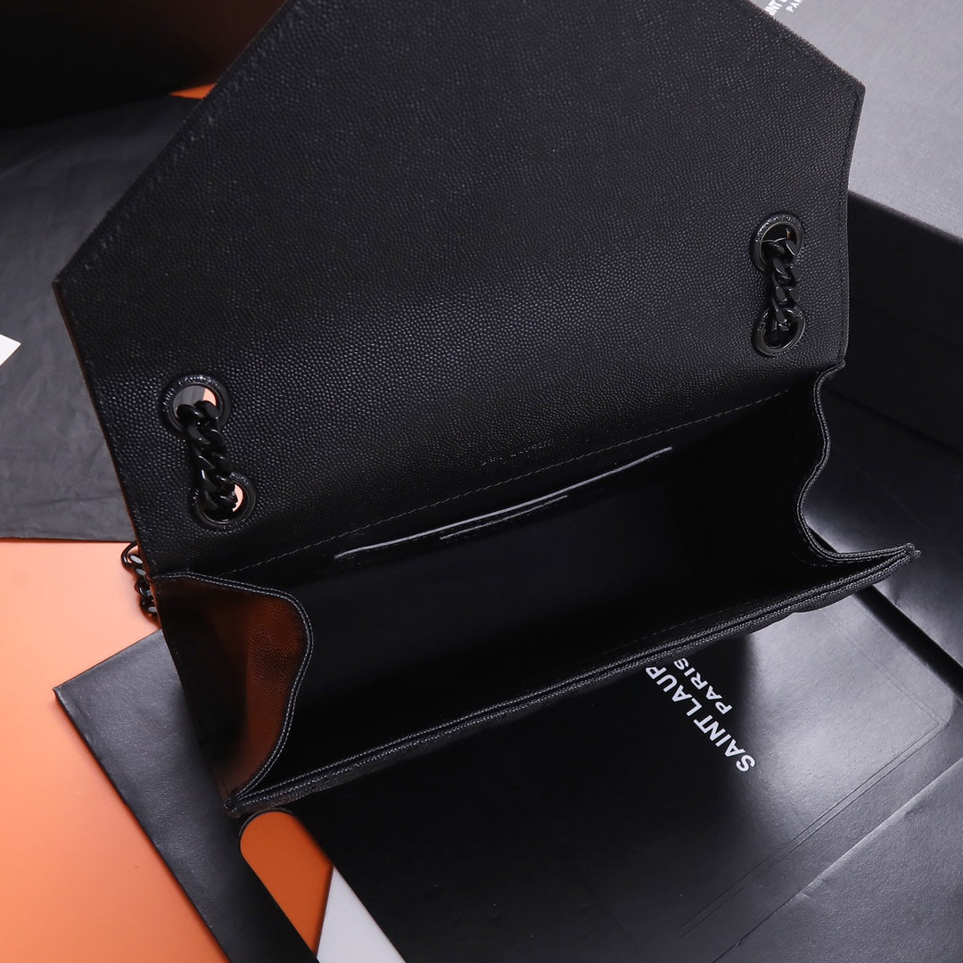 Saint Laurent Medium Envelope Bag in Quilted Leather - All Black