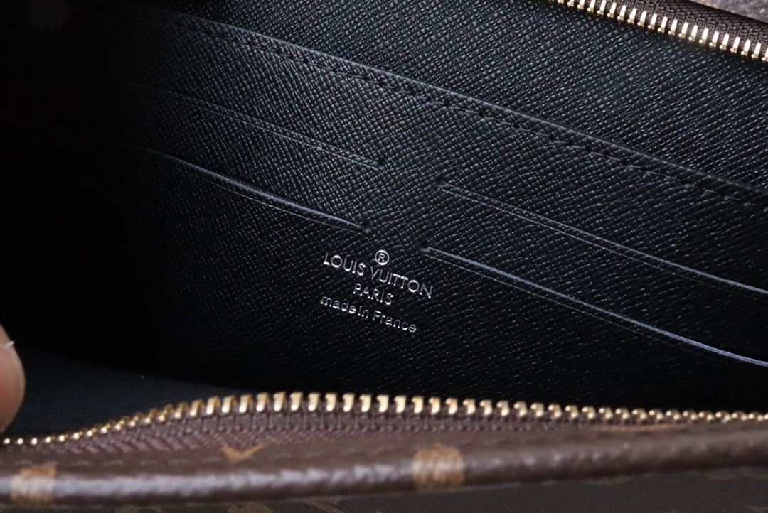 Louis Vuitton Monogram Pochette Voyage MM - Brown Canvas Luxury Clutch Bag
