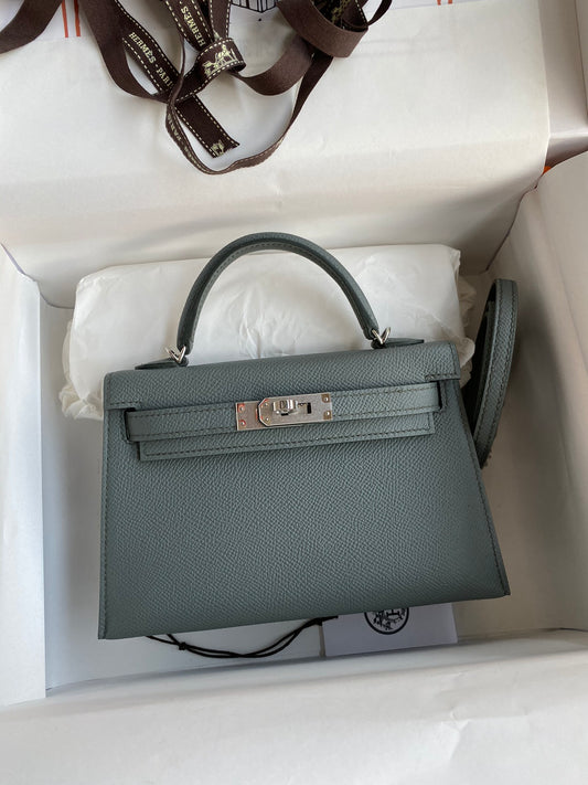 Hermès Kelly 25 Sellier Handbag - Grey Epsom Leather with Palladium Hardware
