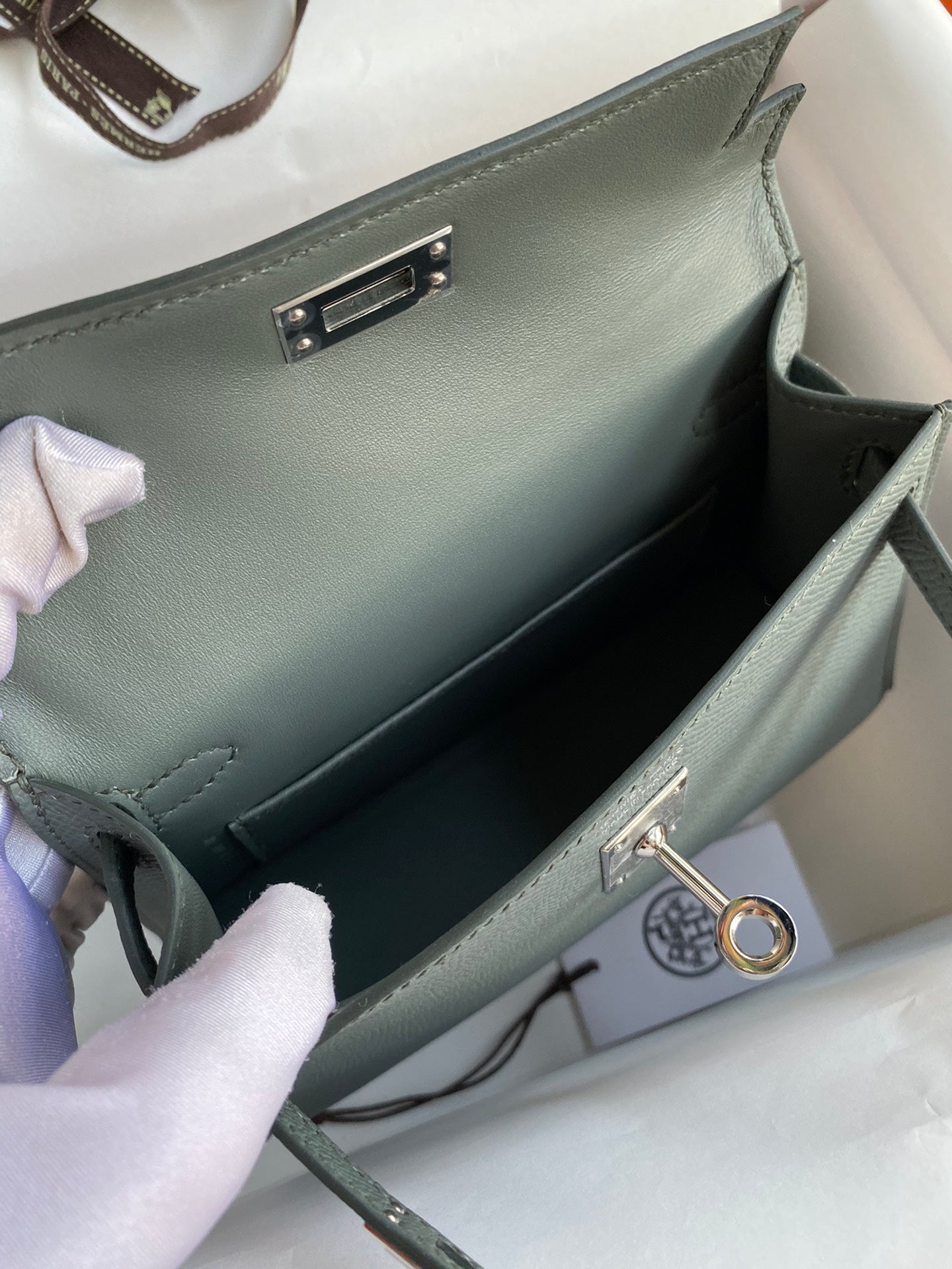 Hermès Kelly 25 Sellier Handbag - Grey Epsom Leather with Palladium Hardware