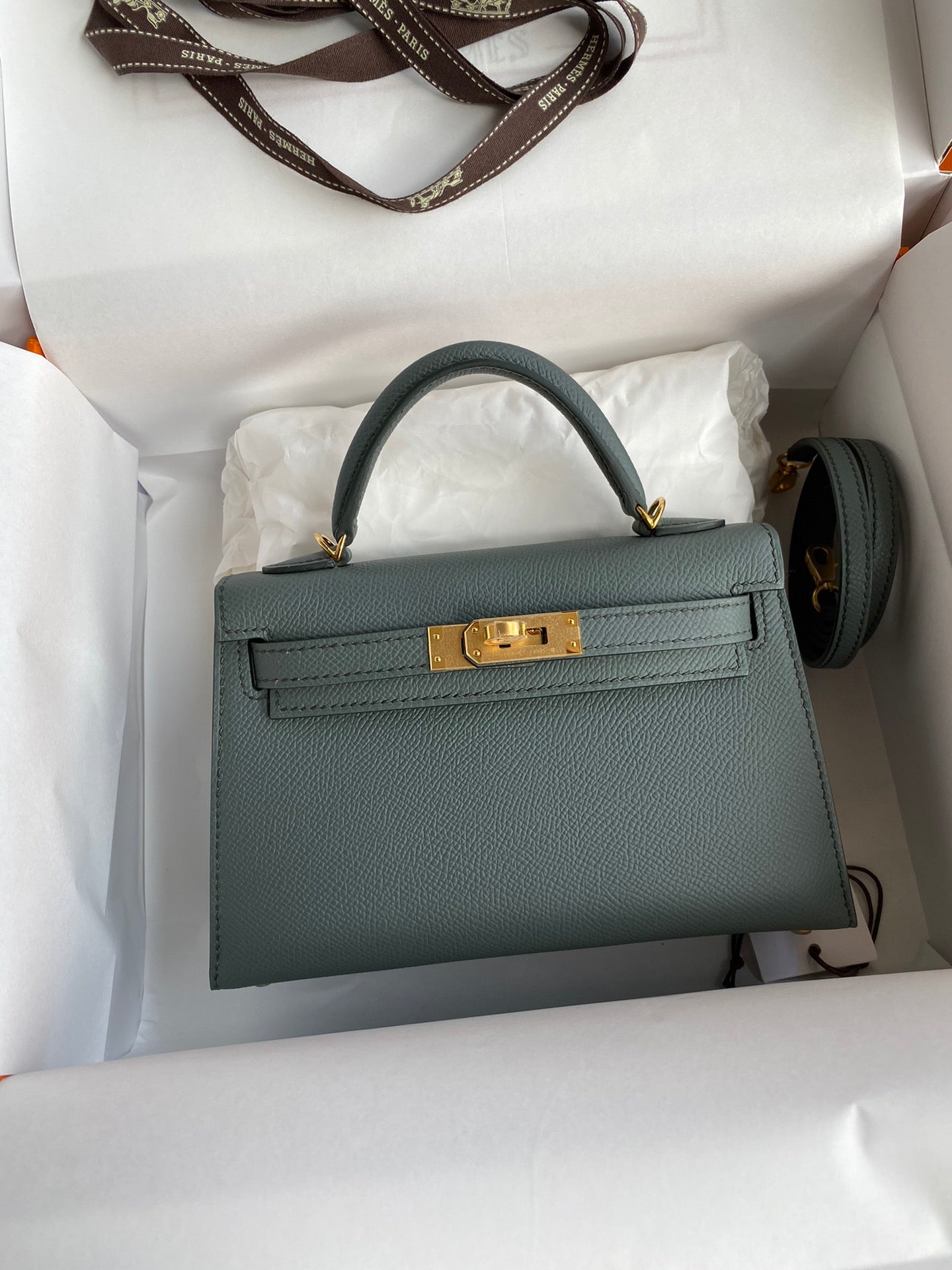 Elegant Teal Top-Handle Handbag with Gold-Tone Hardware - Luxury Style Shoulder Bag