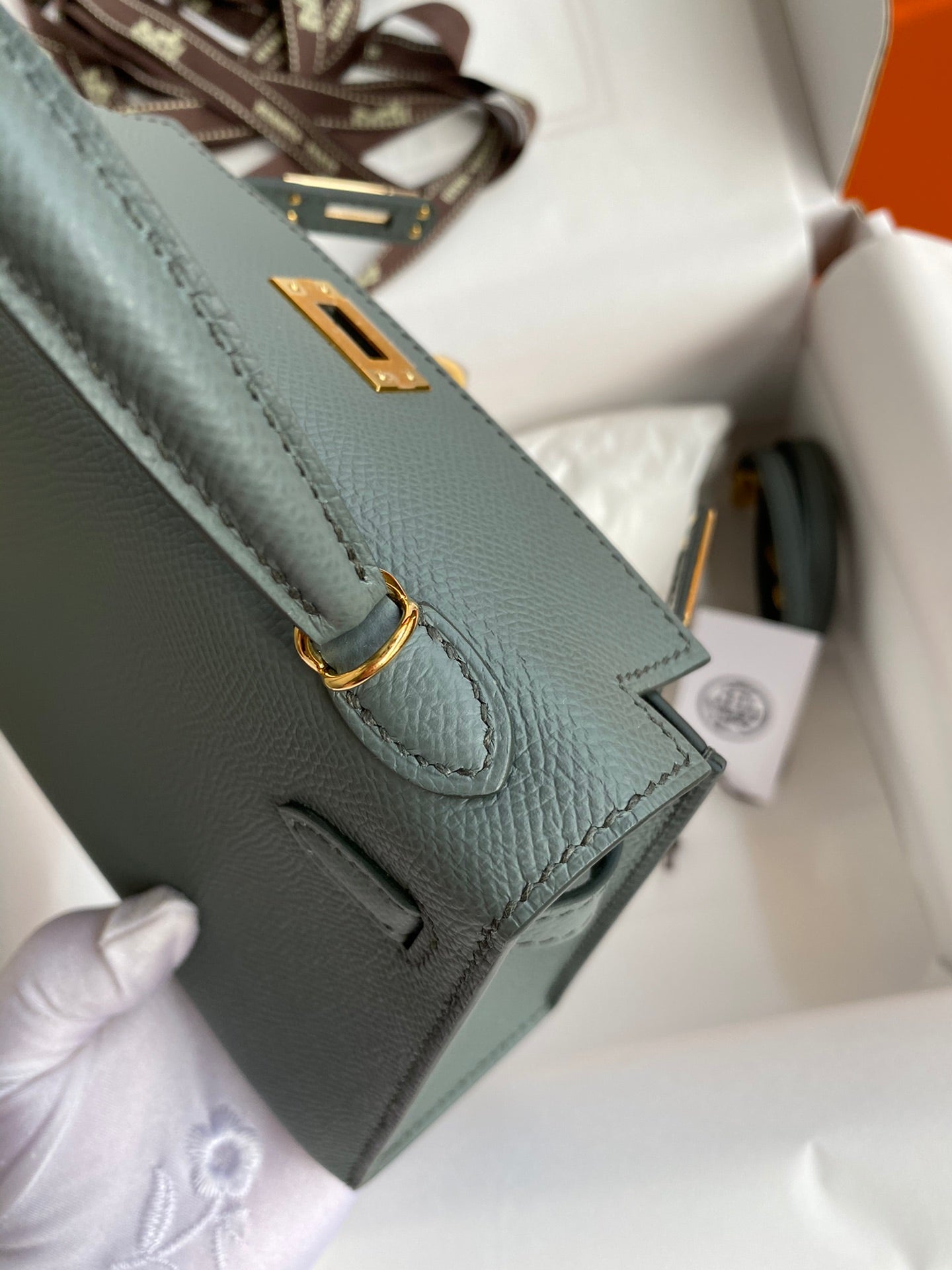 Elegant Teal Top-Handle Handbag with Gold-Tone Hardware - Luxury Style Shoulder Bag