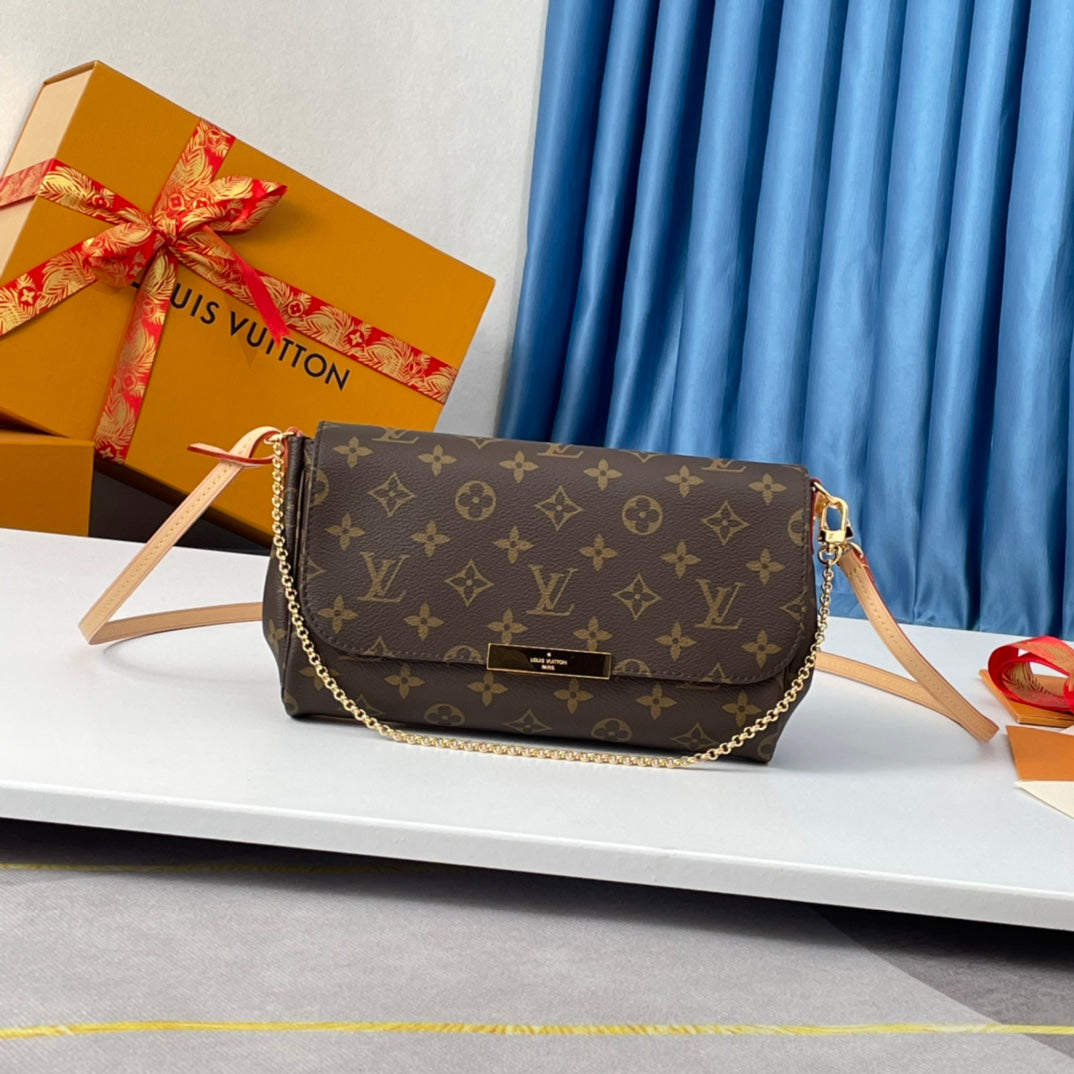 Louis Vuitton Favorite MM Monogram Canvas Crossbody Bag