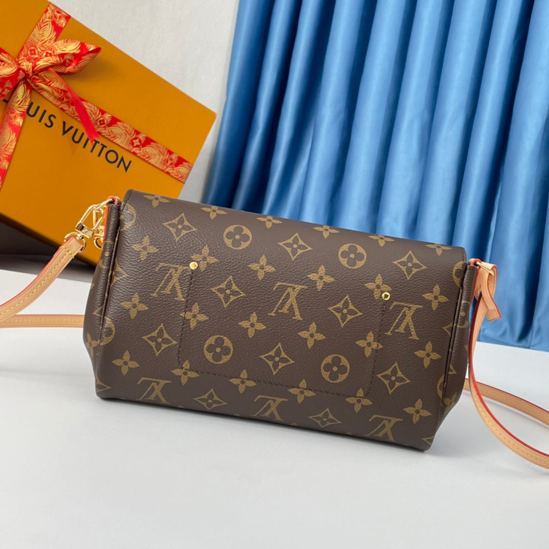 Louis Vuitton Favorite MM Monogram Canvas Crossbody Bag