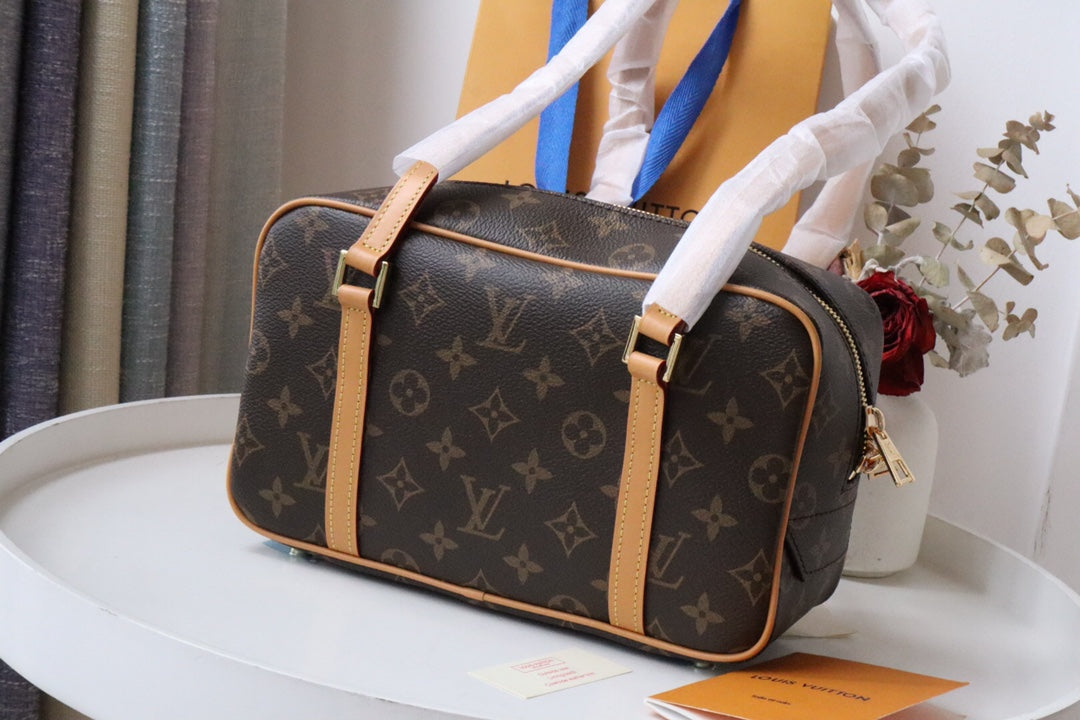Louis Vuitton Monogram Canvas Cite Shoulder Bag