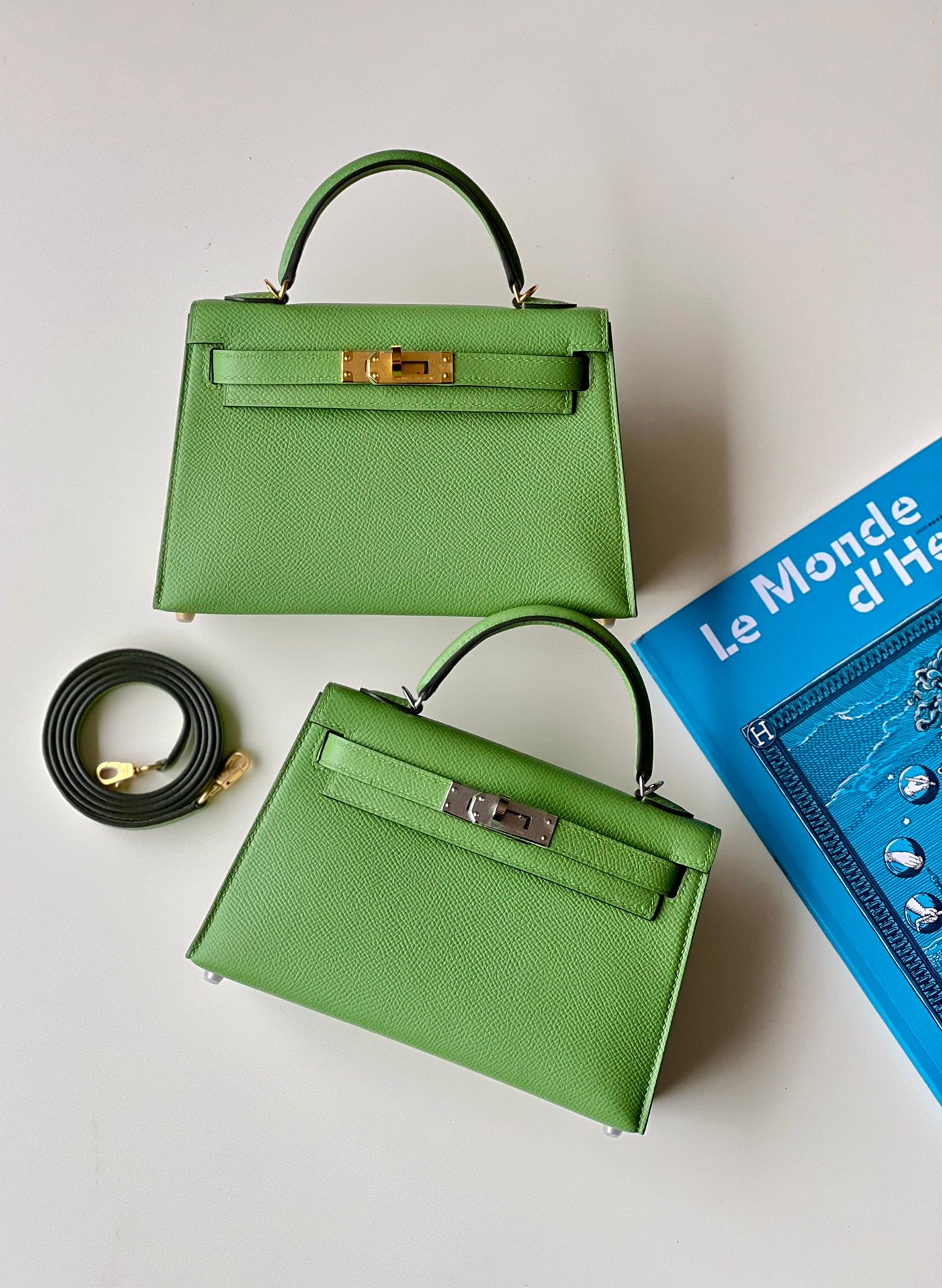 Hermès Kelly Leather Handbags - Iconic Luxury Top Handle Bags with Gold &amp; Silver Hardware