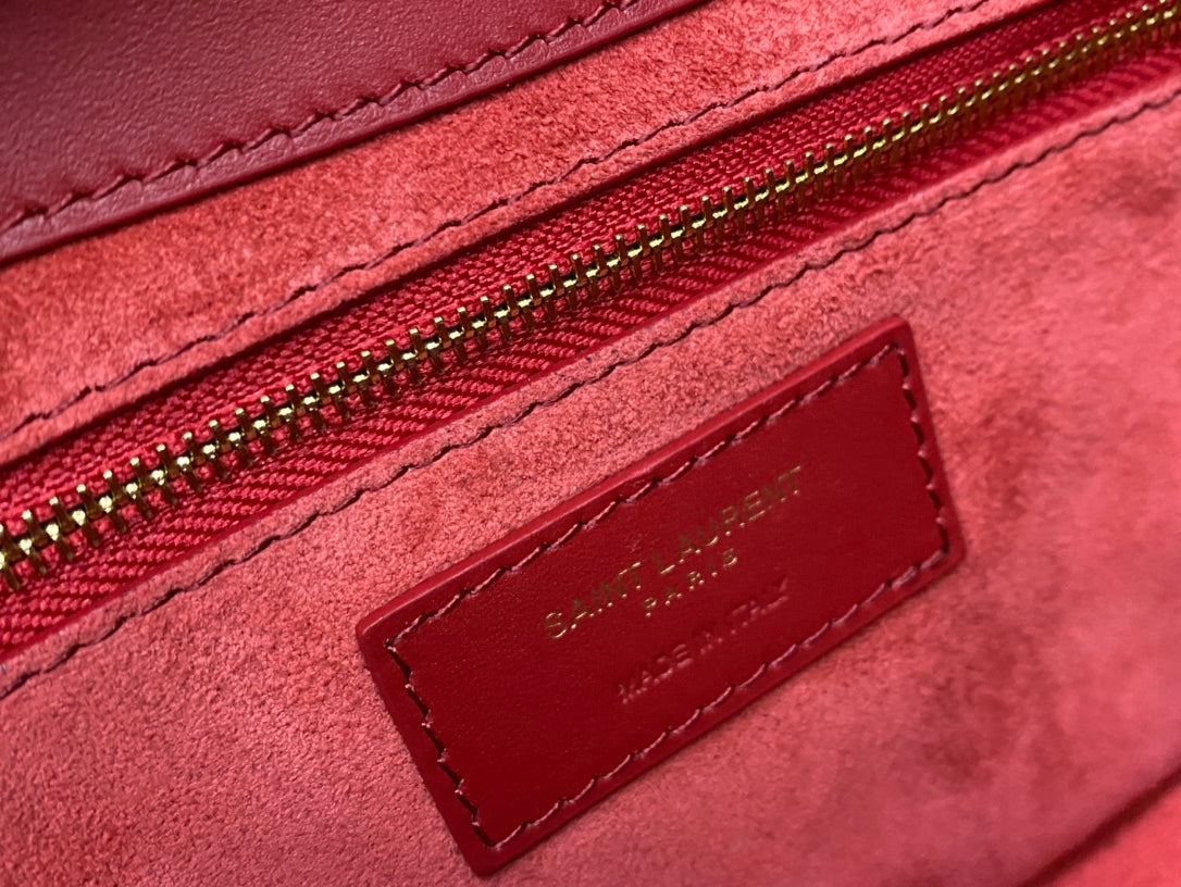 Saint Laurent Le 5 à 7 Small Shoulder Bag in Red Leather