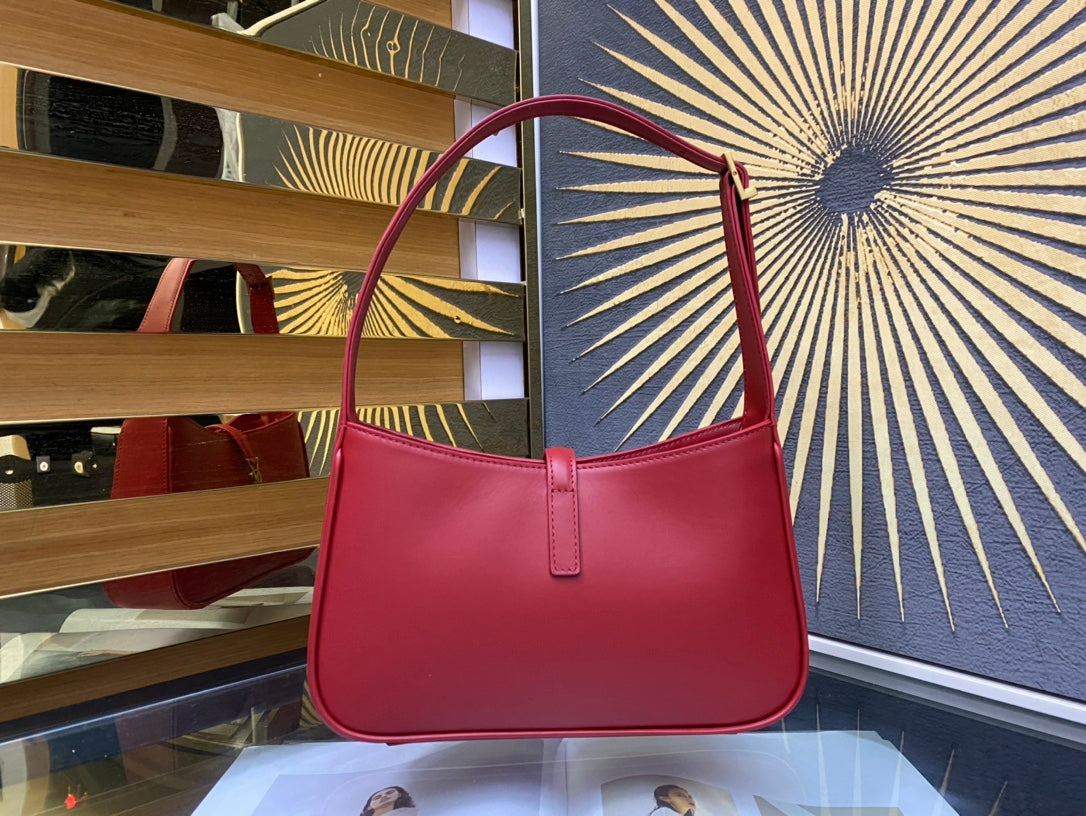 Saint Laurent Le 5 à 7 Small Shoulder Bag in Red Leather
