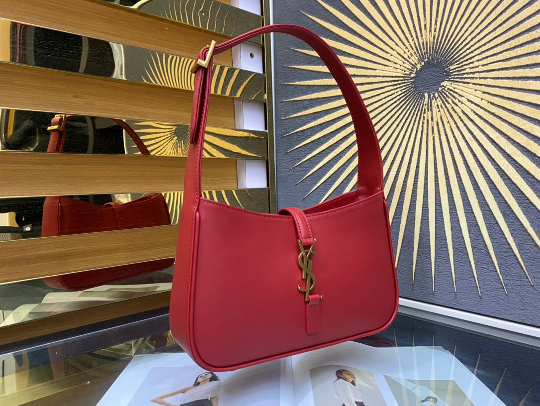 Saint Laurent Le 5 à 7 Small Shoulder Bag in Red Leather