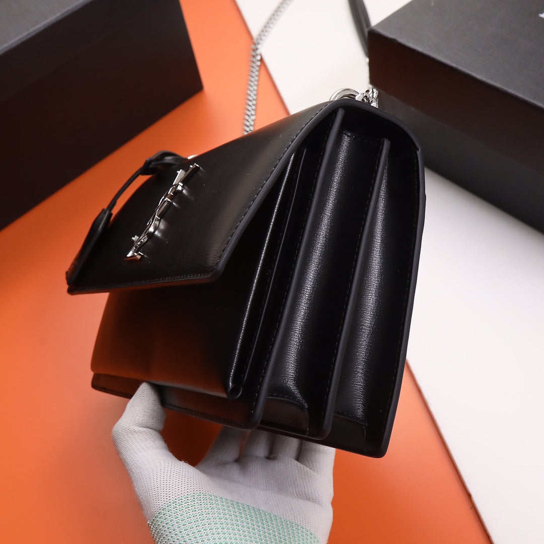 Saint Laurent Sunset Medium Shoulder Bag in Smooth Leather - Black