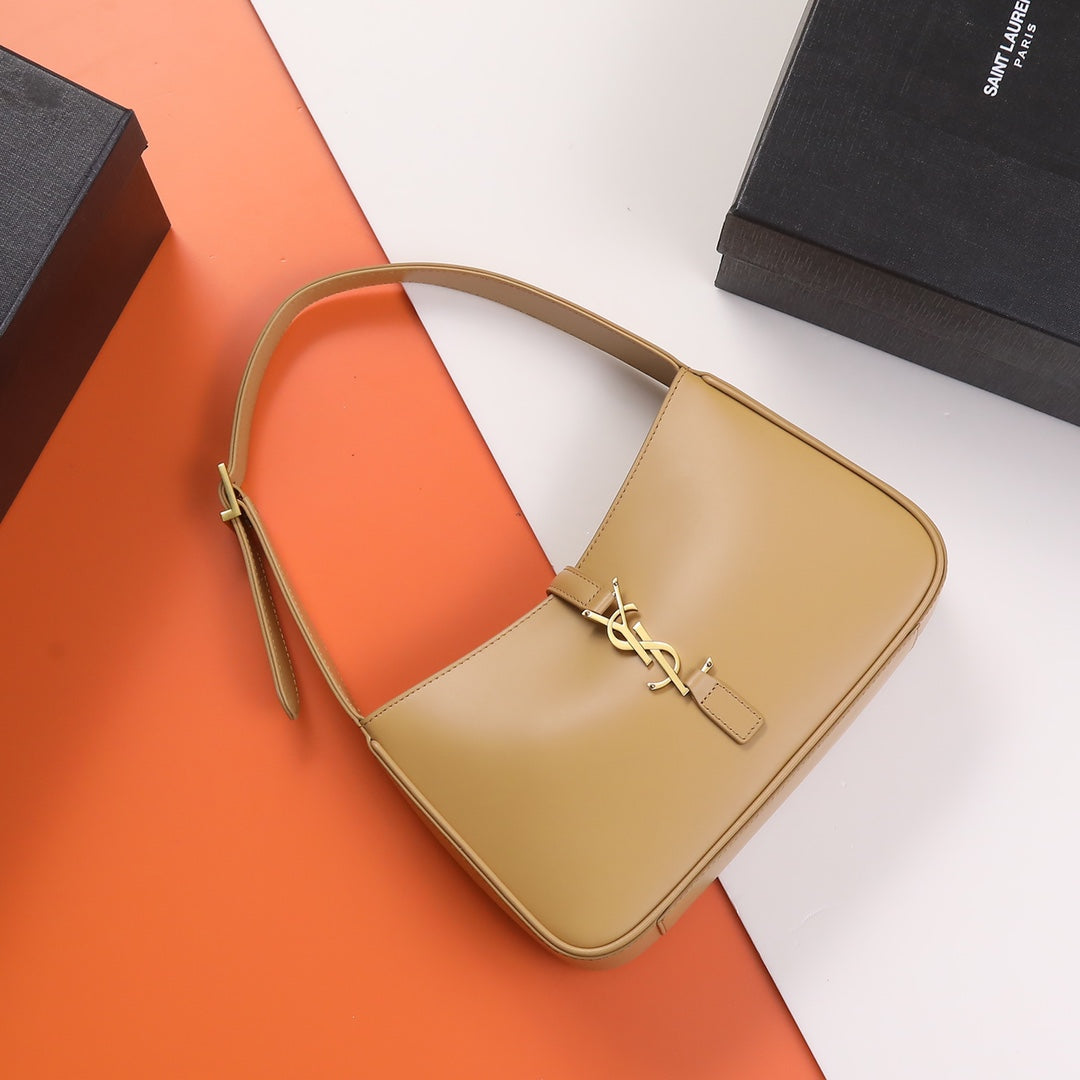 Saint Laurent Le 5 à 7 Hobo Bag in Smooth Leather - Beige