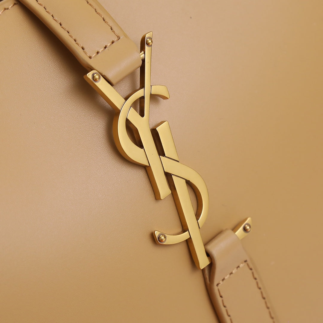 Saint Laurent Le 5 à 7 Hobo Bag in Smooth Leather - Beige