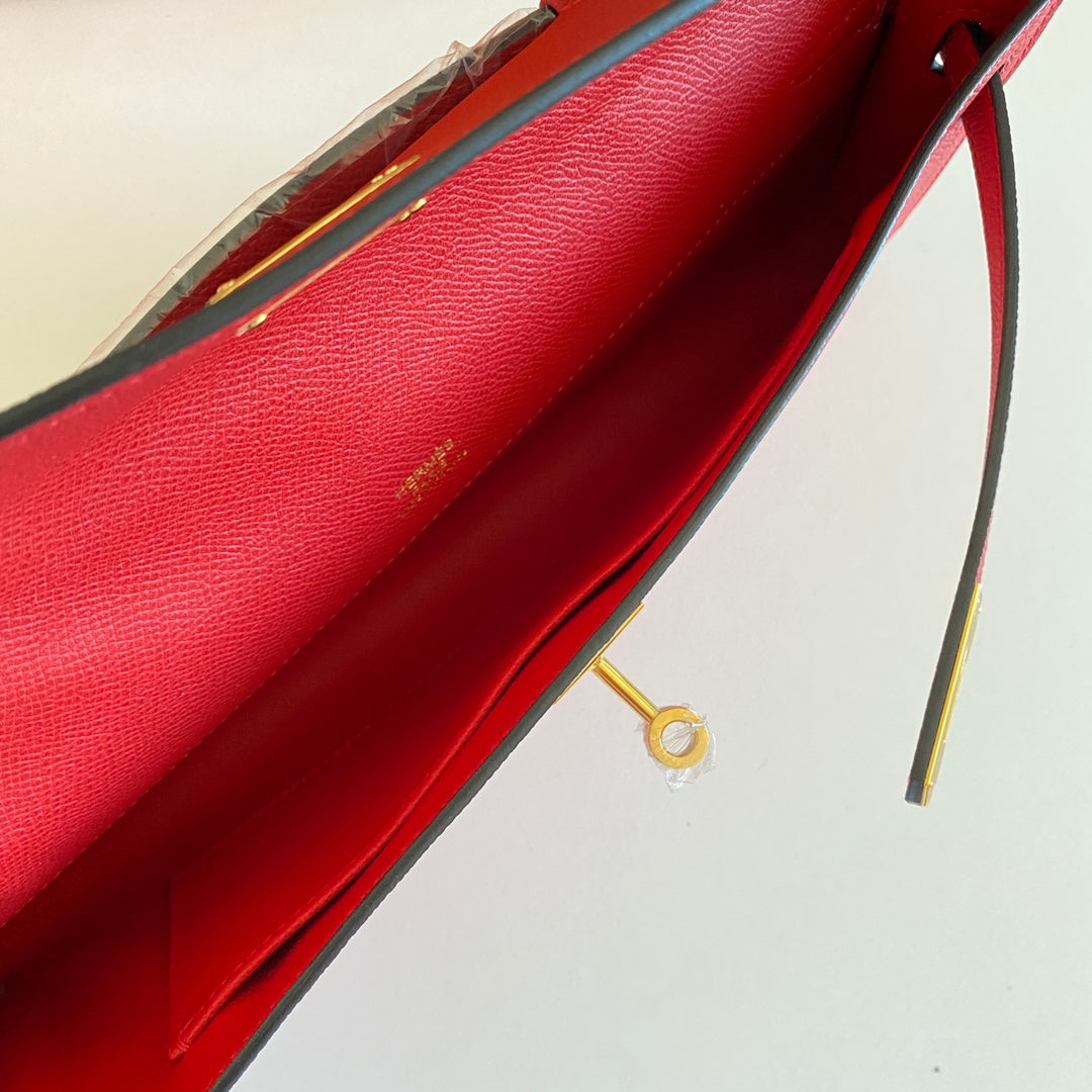 Hermès Kelly Cut Clutch Bag in Red Leather and Beige Fabric with Gold Hardware