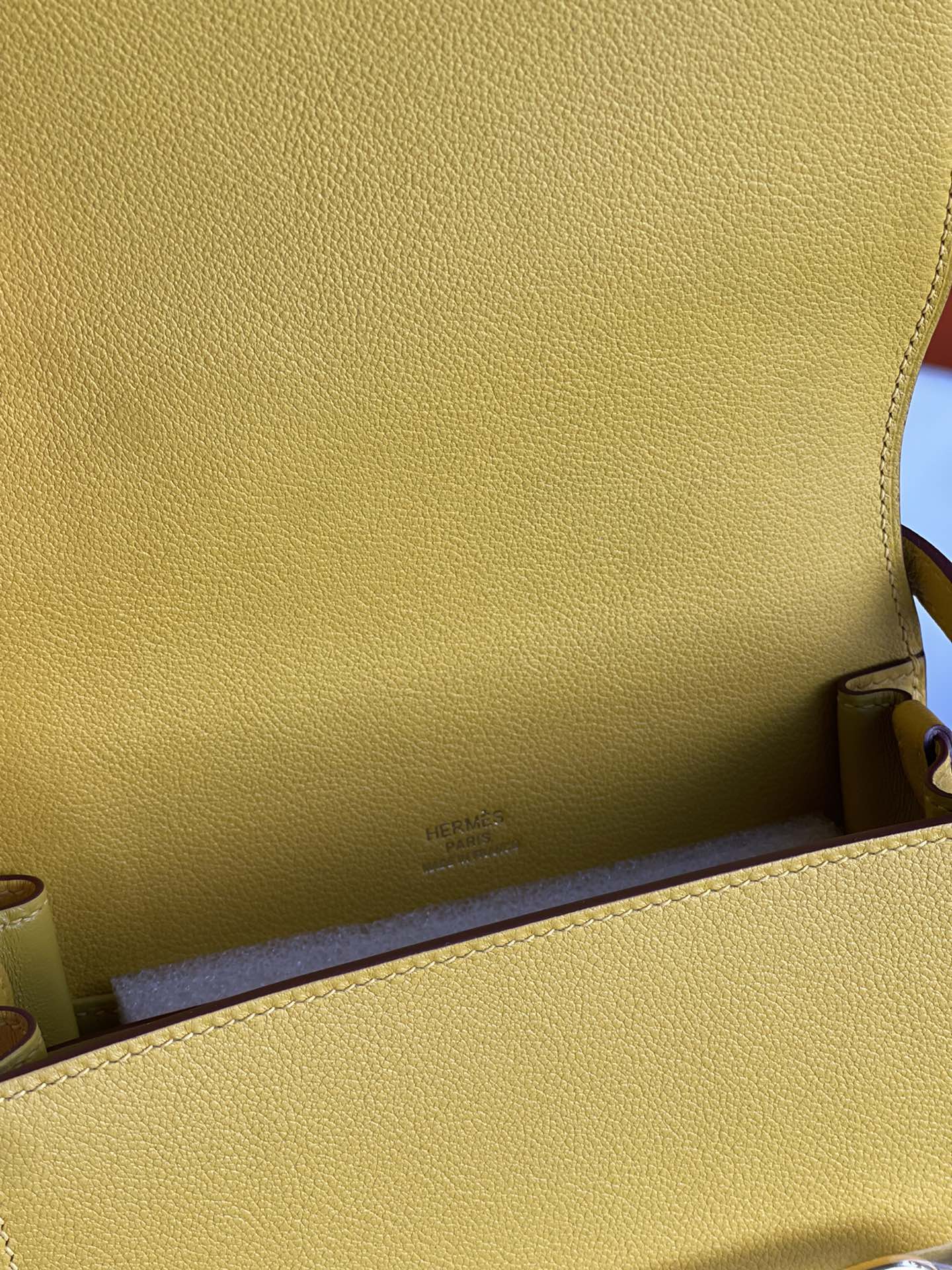 Hermès Roulis 18 Crossbody Bag - Vibrant Yellow Epsom Leather with Gold Hardware