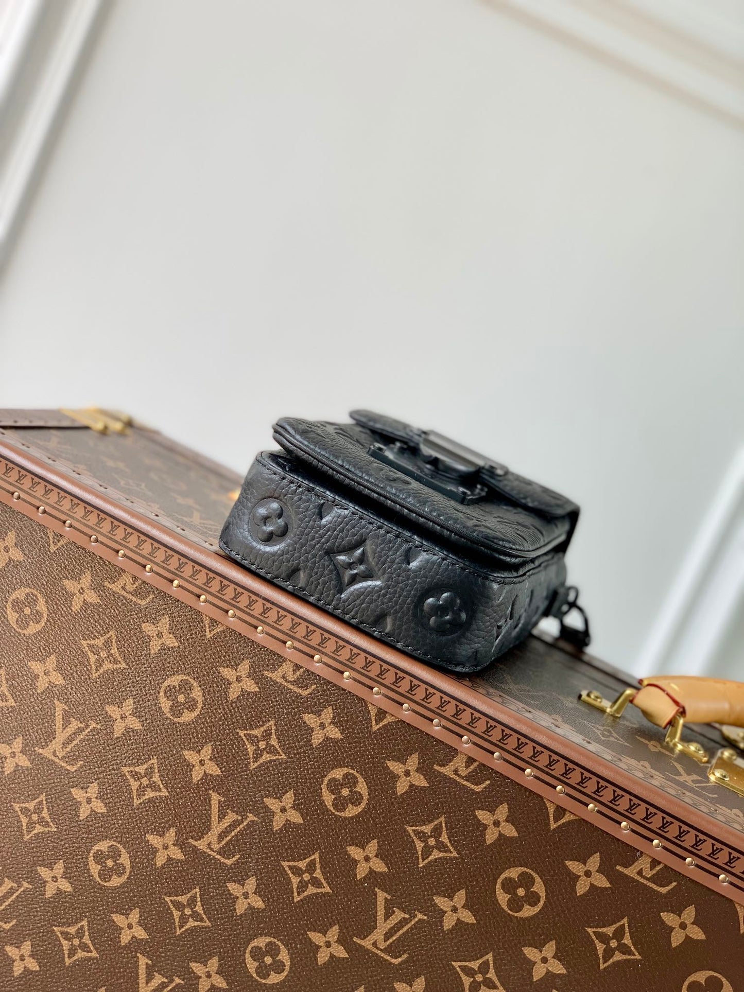 Louis Vuitton S-Lock Vertical Wearable Wallet Monogram Taurillon Leather Black