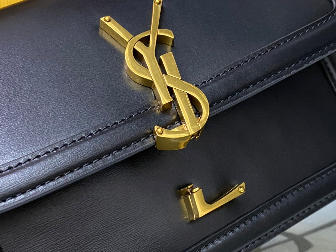 Saint Laurent Solferino Medium Shoulder Bag in Smooth Leather - Black