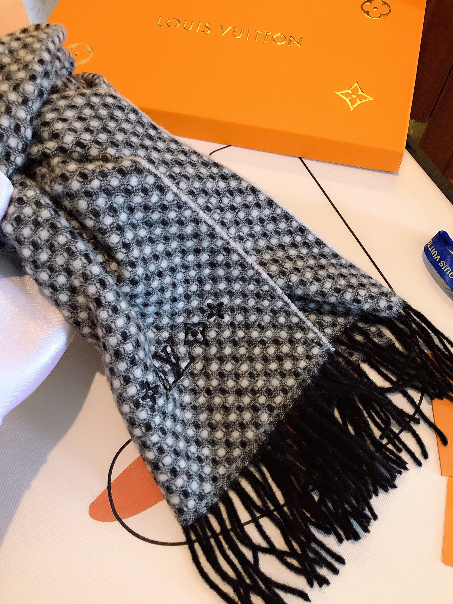 Men's Checkerboard Pattern Knit Scarf with Fringes - Black and Grey Winter Neckwear