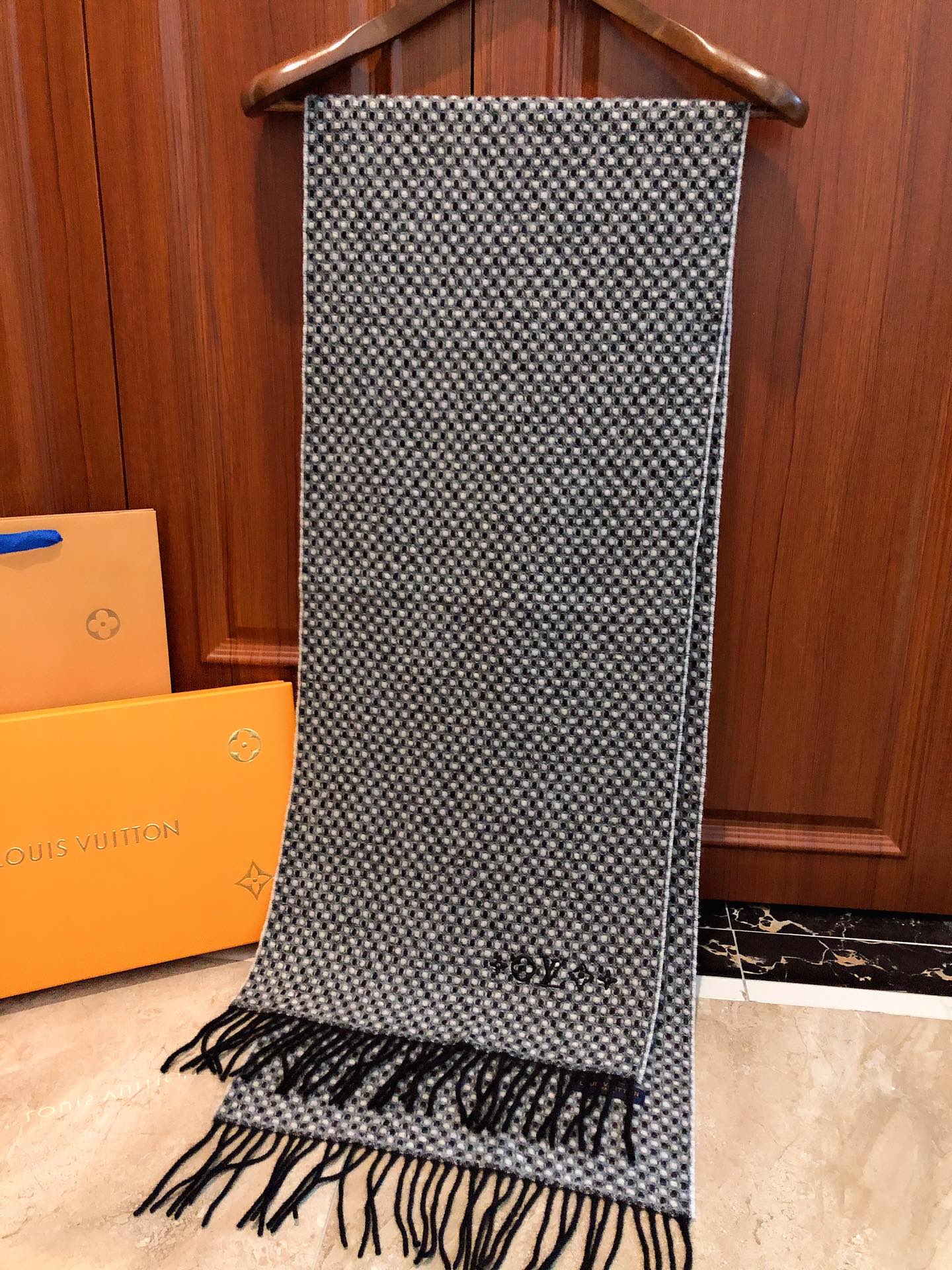 Louis Vuitton Damier Graphite Scarf - Grey and Black Checkered Luxury Men's Winter Scarf with Fringe