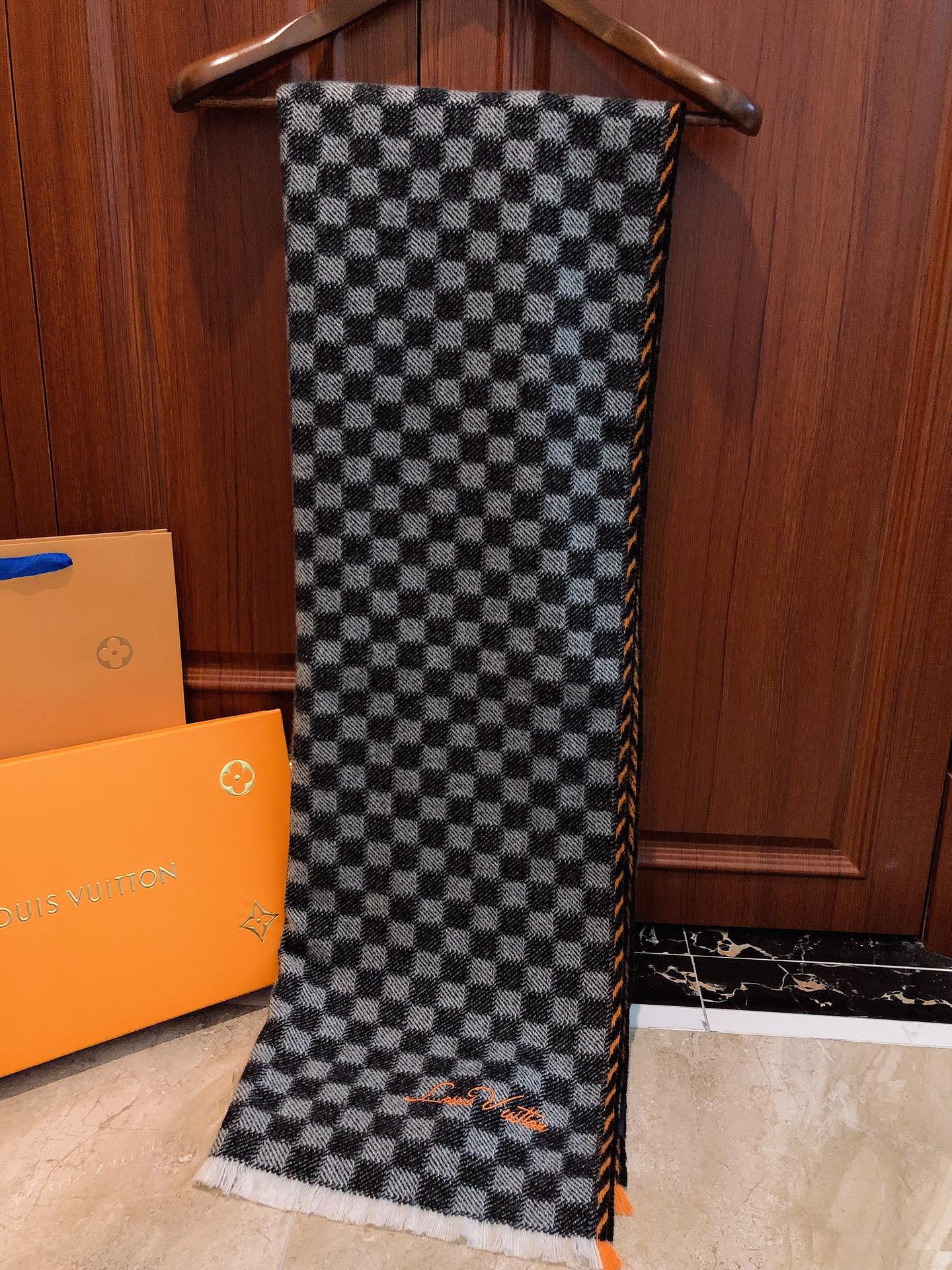 Luxury Checkered Scarf for Men - Grey and Black Damier Pattern Wool Knit Winter Muffler