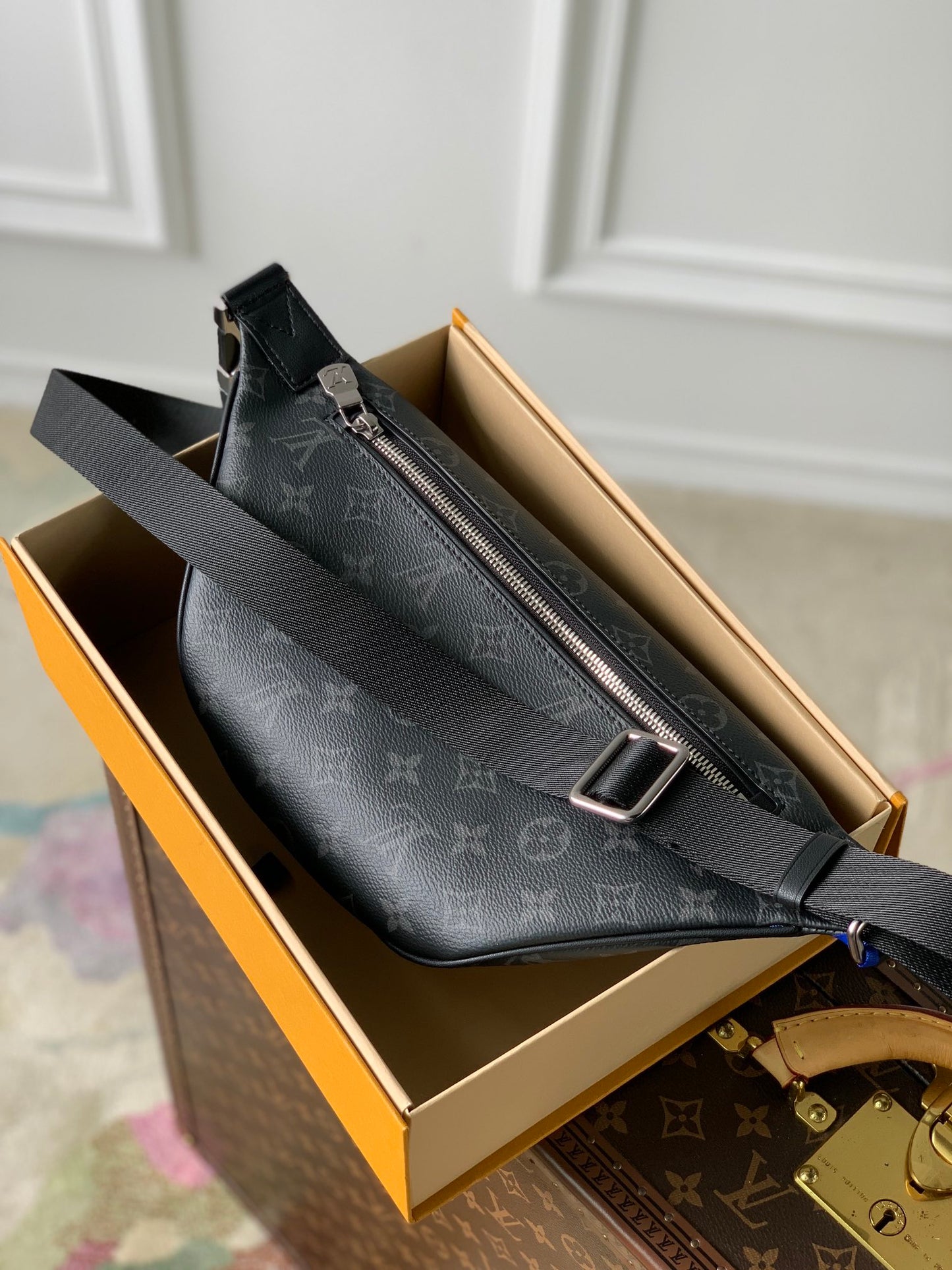 Louis Vuitton Discovery Bumbag Monogram Eclipse Canvas Black