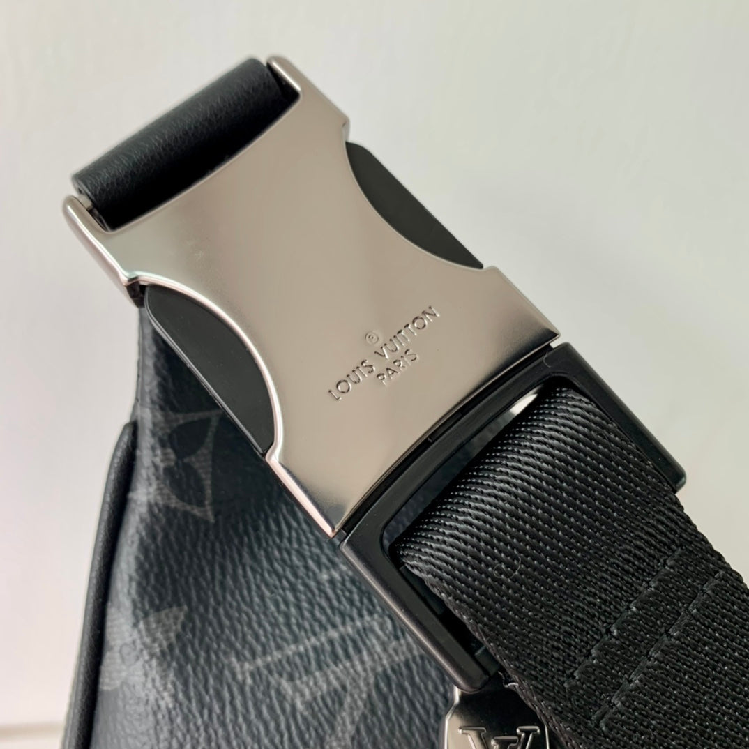 Louis Vuitton Discovery Bumbag Monogram Eclipse Canvas Black